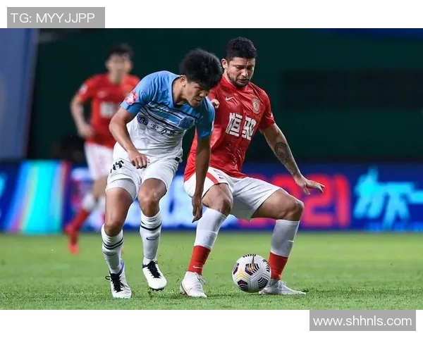 广州城足球奋勇争先展现团队精神助力城市文化传承与发展 广州城足球奋勇争先展现团队精神助力城市文化传承与发展